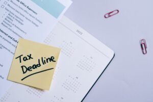 Até dia 30, sua empresa decide como vai pagar dois impostos novos em 2027
